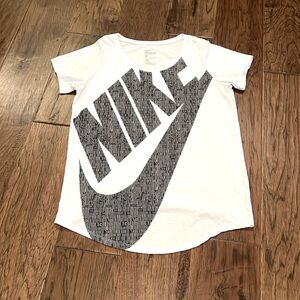NIKE…Graphic Tee